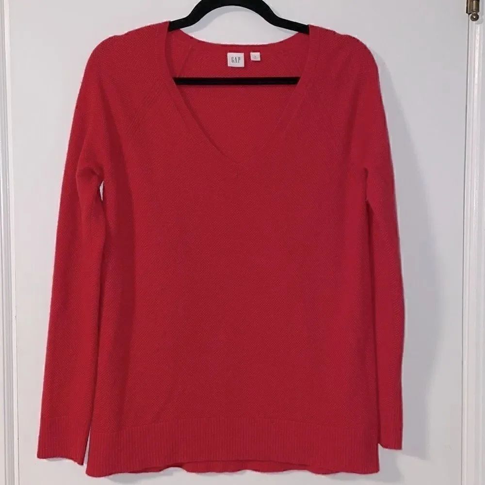 GAP wool blend true red V-neck raglan sleeve sweater size Small
